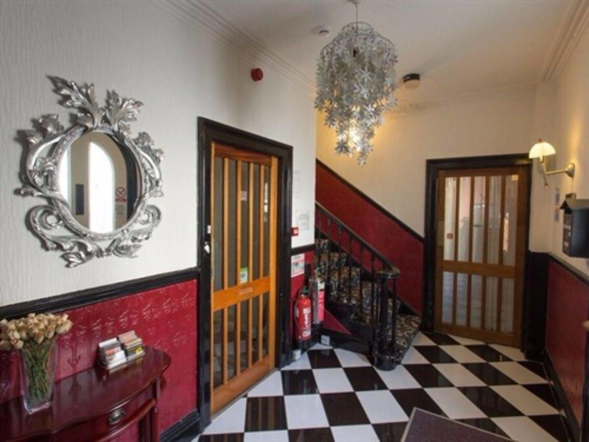 Trinity Guest House ハートルプール エクステリア 写真