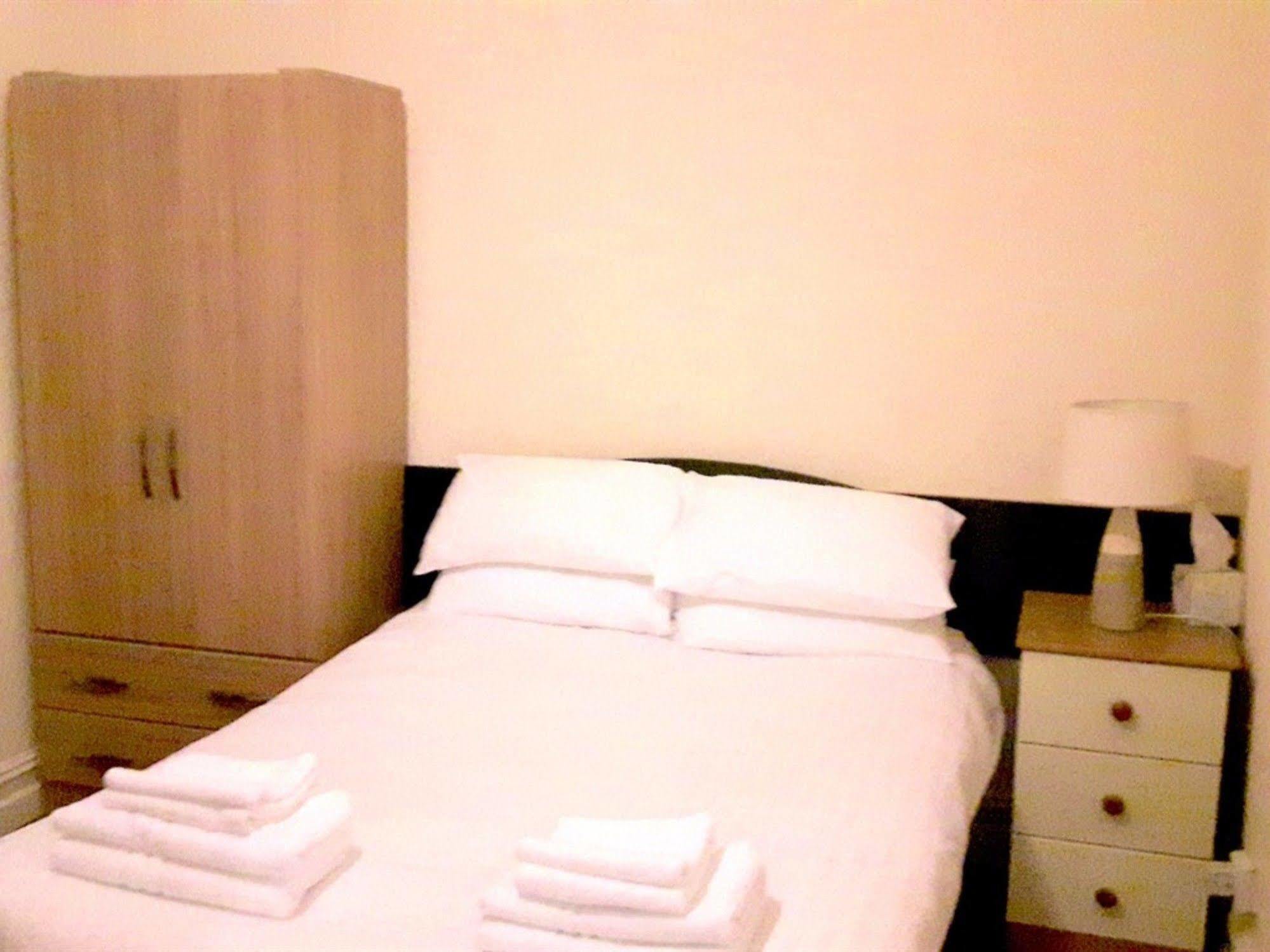 Trinity Guest House ハートルプール エクステリア 写真